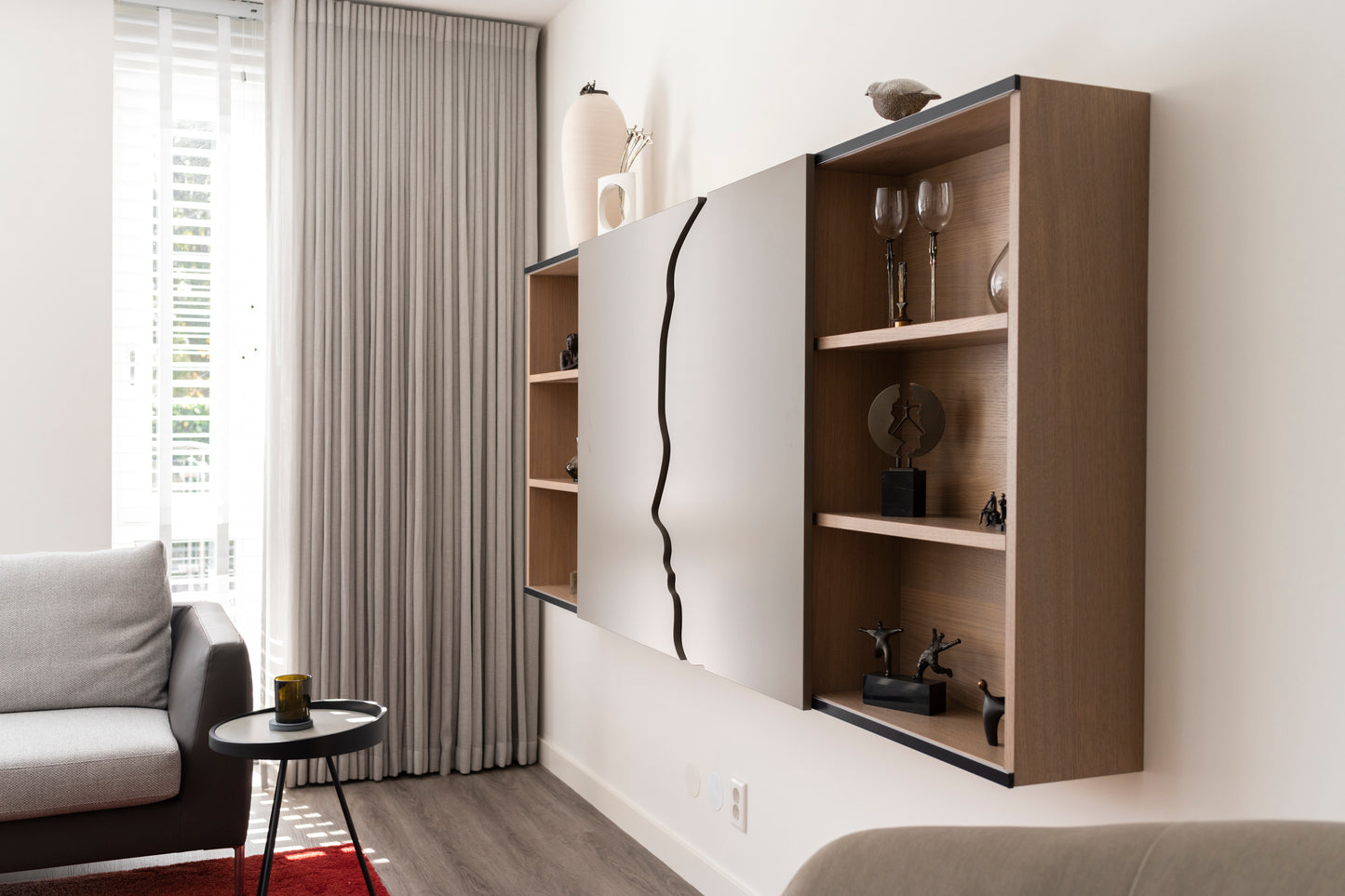 Modern tv-meubel met houtfineer en minimalistisch design